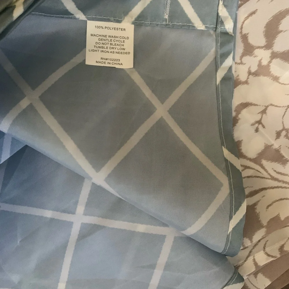 NWOT Slippery Satin Like Fabric Shower Curtain Turquoise Beige Design 70X72.5”